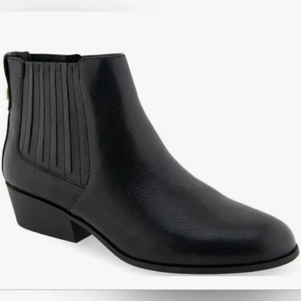 Aerosoles Claus Buckle Ornament Booties New In Box Size 7 Black